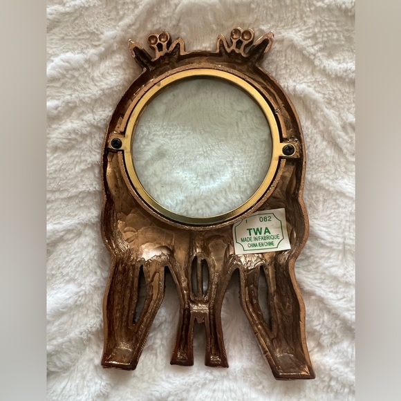 Vintage Giraffe Magnifying Glass/Paperweight - Picture 2 of 5